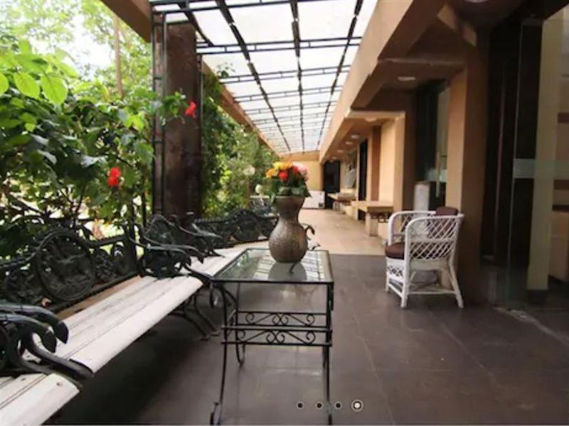 Hotel Chandralok Lonavala Bagian luar foto