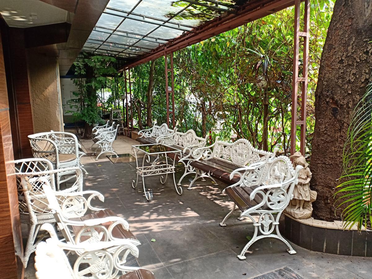 Hotel Chandralok Lonavala Bagian luar foto