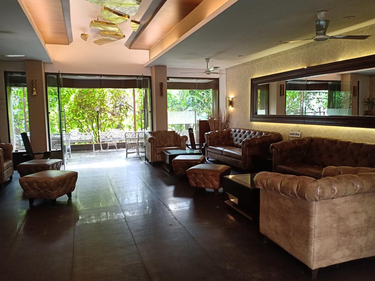 Hotel Chandralok Lonavala Bagian luar foto