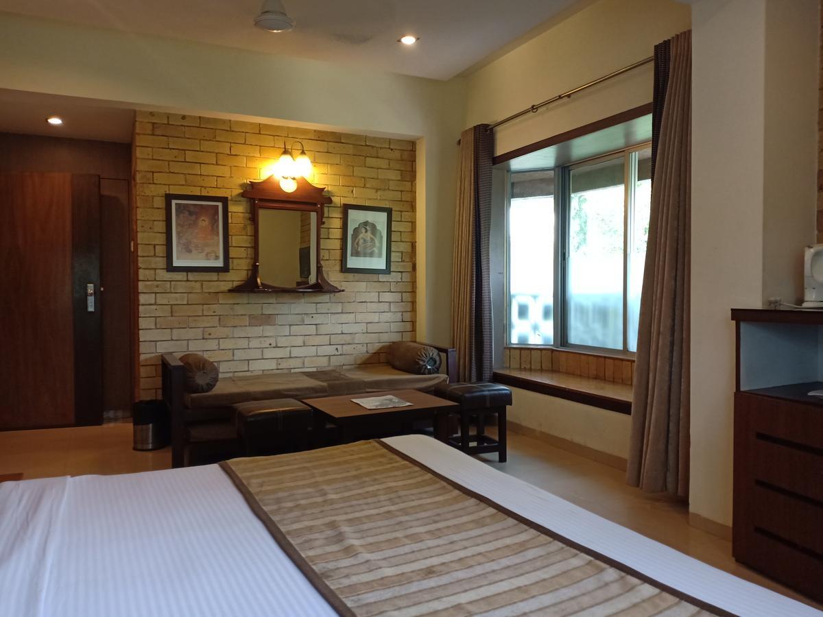 Hotel Chandralok Lonavala Bagian luar foto