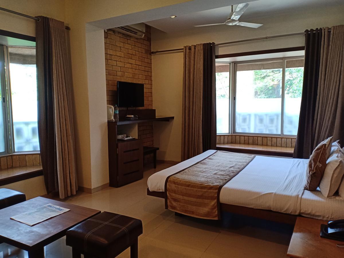 Hotel Chandralok Lonavala Bagian luar foto