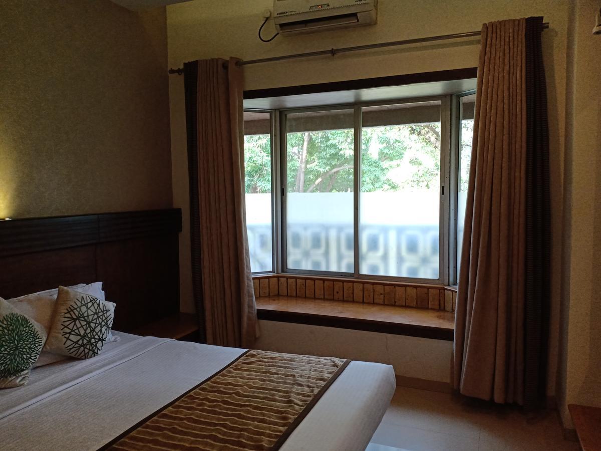 Hotel Chandralok Lonavala Bagian luar foto