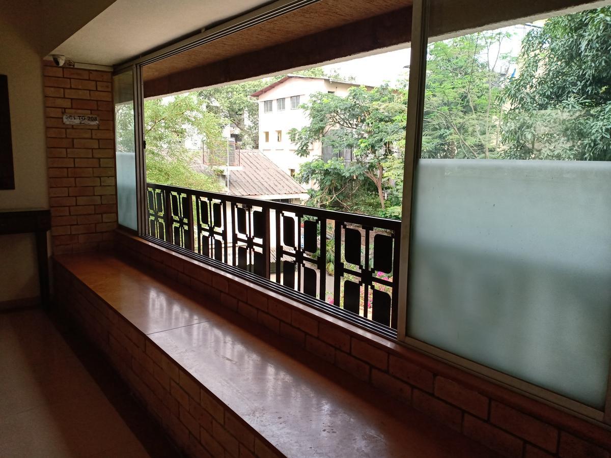 Hotel Chandralok Lonavala Bagian luar foto