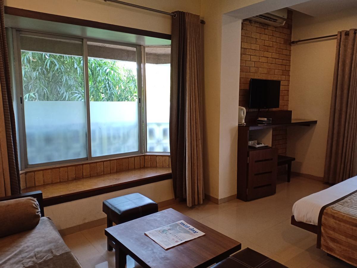Hotel Chandralok Lonavala Bagian luar foto