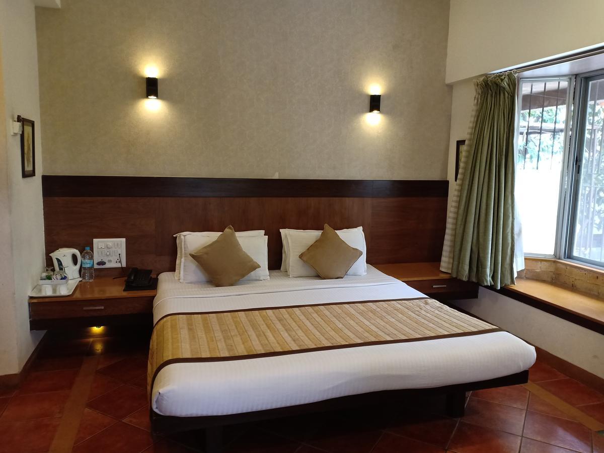 Hotel Chandralok Lonavala Bagian luar foto