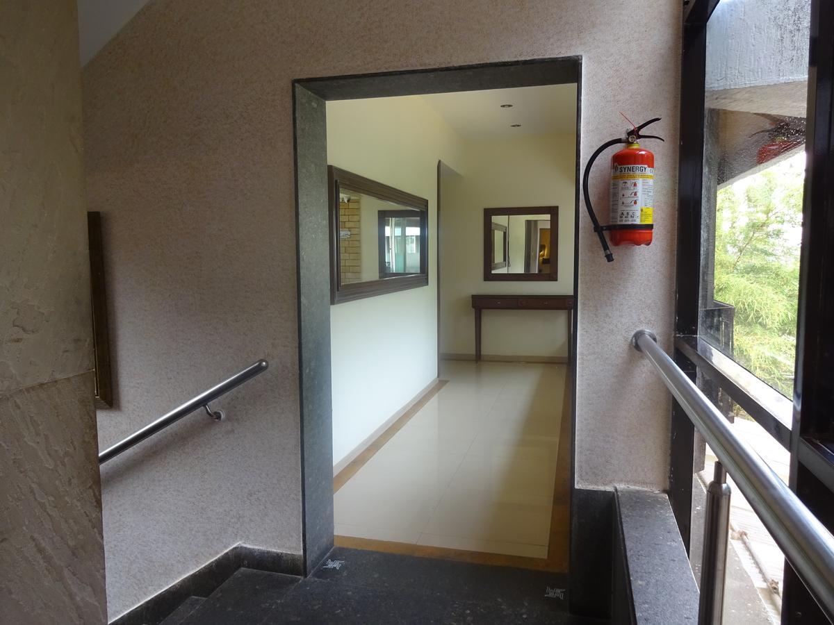 Hotel Chandralok Lonavala Bagian luar foto