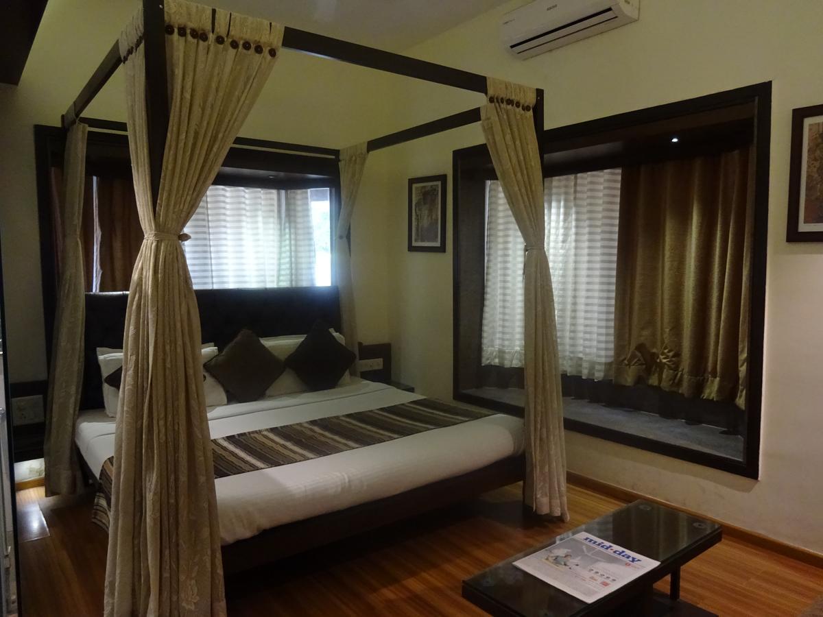 Hotel Chandralok Lonavala Bagian luar foto