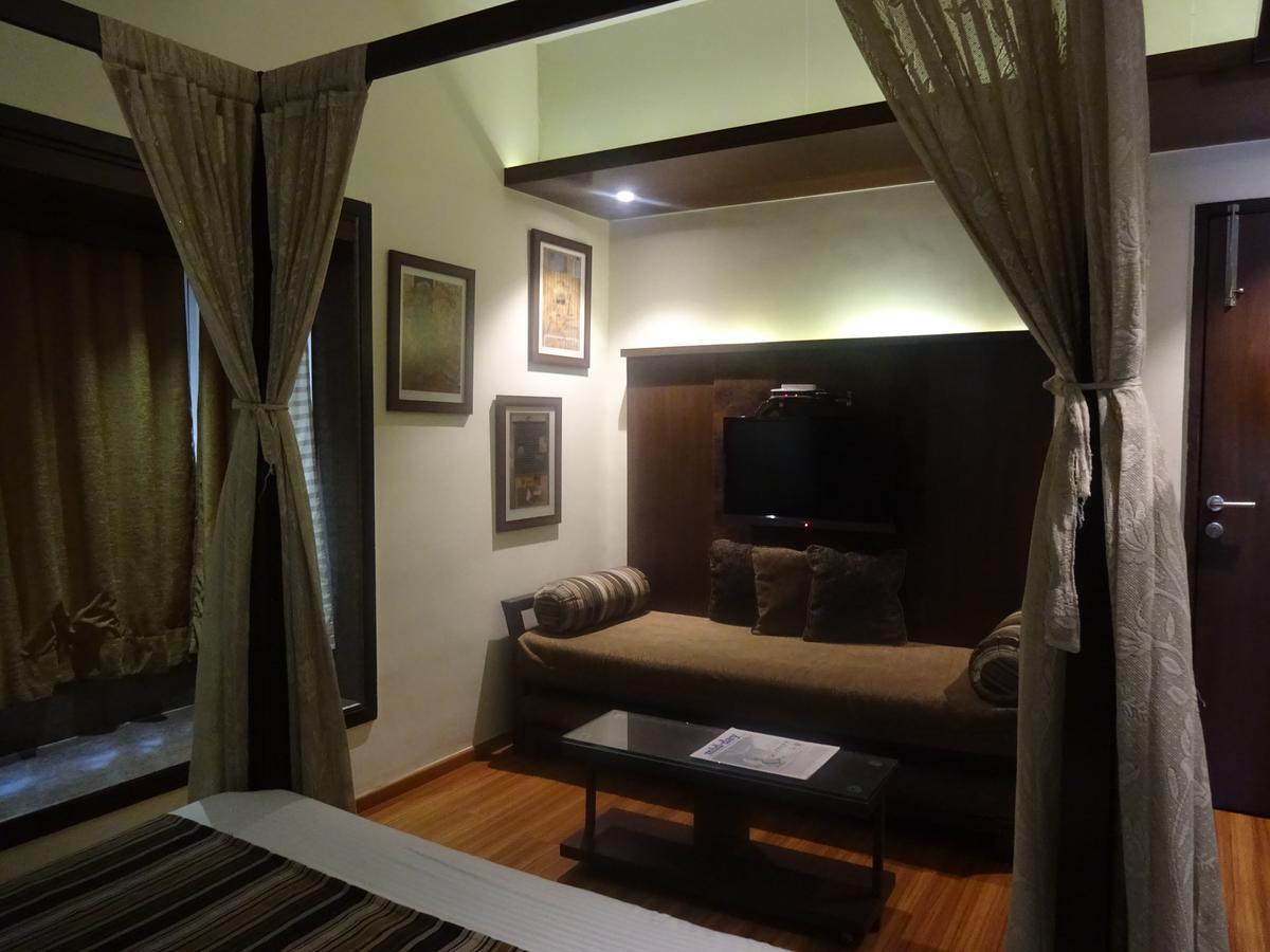 Hotel Chandralok Lonavala Bagian luar foto
